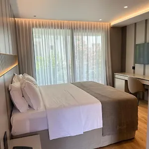 Buze Boutique Sarandë